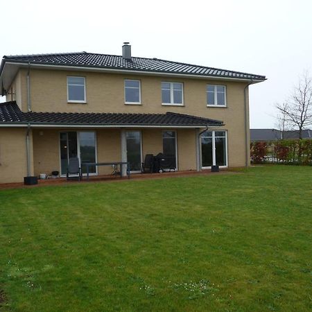 Vaerelse I Augustenborg I Stor Villa Exterior photo